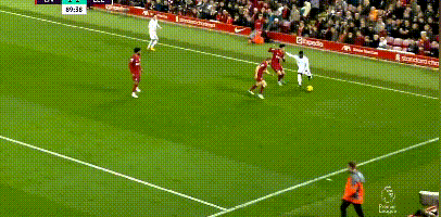 麦迪逊被担架抬出球场，弗兰克：看起来是重伤，这很残酷