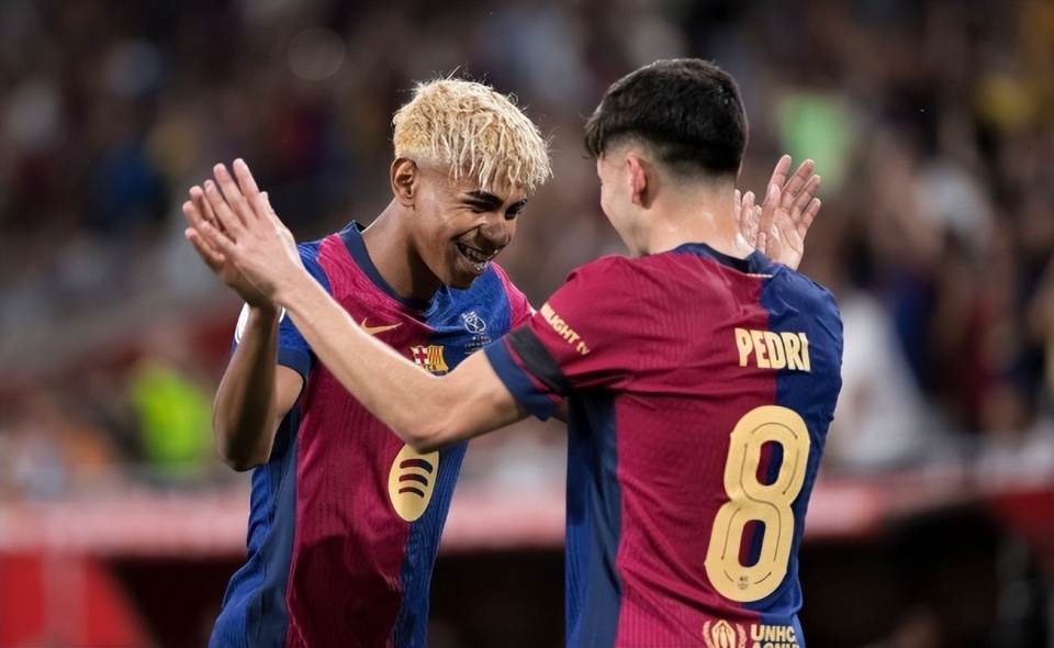 3C：骨上的钢板是我考虑退役原因之一；弗里克说表现好能抽烟