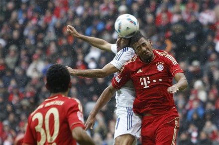 美记：恩比德右膝仍酸痛但治疗正确，他或许将缺席更久