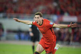 科尔赞斯潘塞：他的主教练终于意识到这小子真是个狠角色