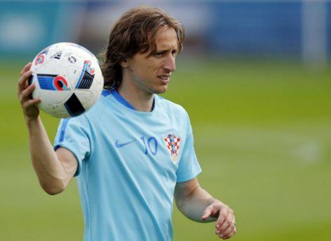 欧冠战报：艾尔尤努西、阿乔里破门，哥本哈根3-2绝杀黄潜